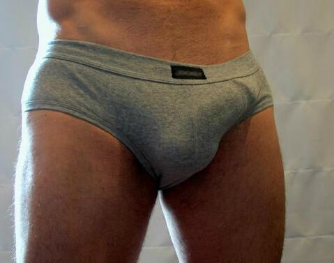 مردی با یک عضو بزرگ